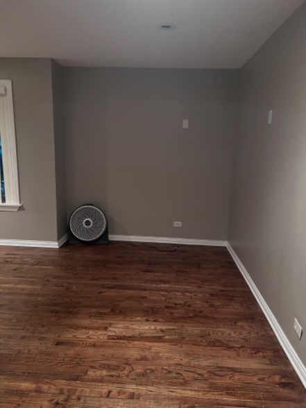 Building Photo - 8236 S Ellis Ave