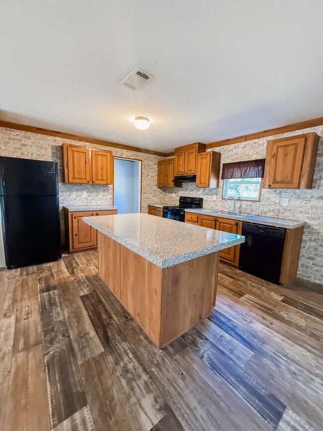 Building Photo - 1430 Shadeville Rd