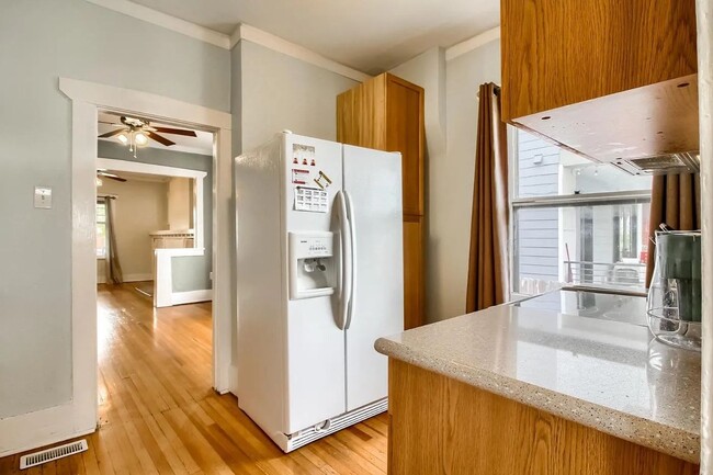Building Photo - Charming 3-Bedroom Bungalow with Oversized...