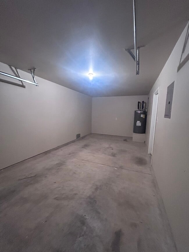 Building Photo - 841 Barrel Point