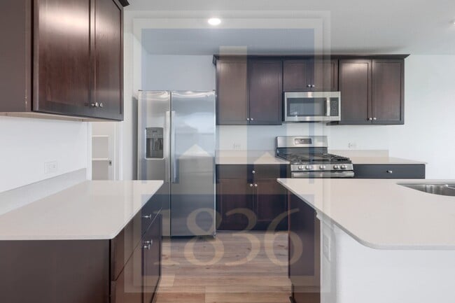 Building Photo - 7212 Sparkling Light Dr