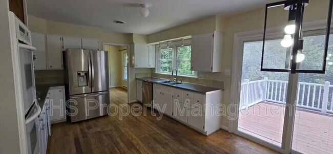 Building Photo - 7297 Moss Ln