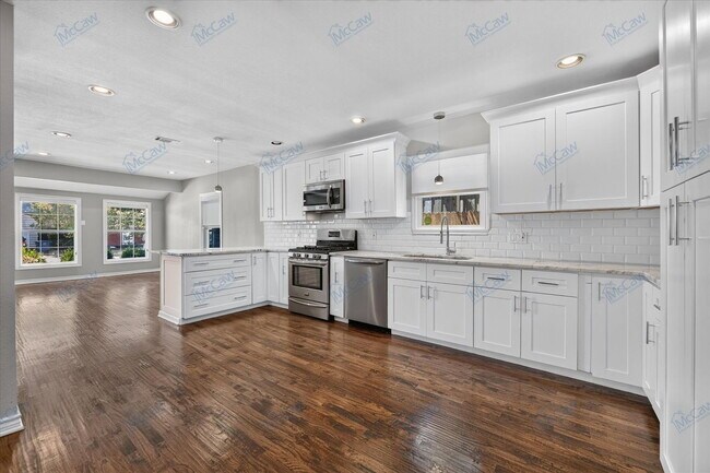 Building Photo - 4727 Wateka Dr