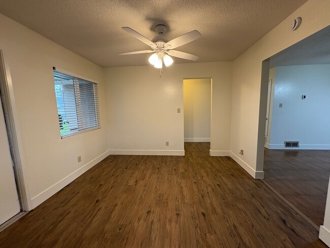 Building Photo - Spacious SE Tulare Home Near Shopping Centers coming soon!