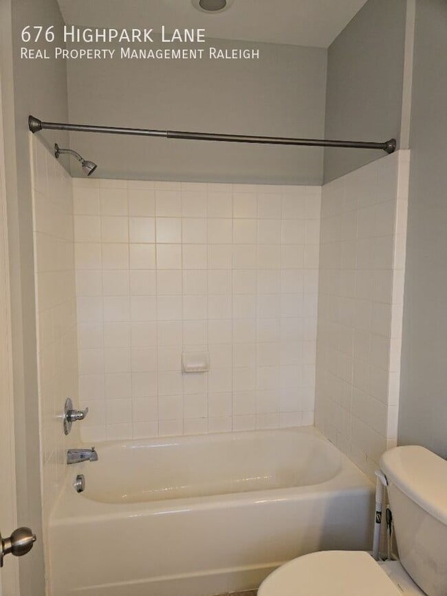 Building Photo - 676 Highpark Ln