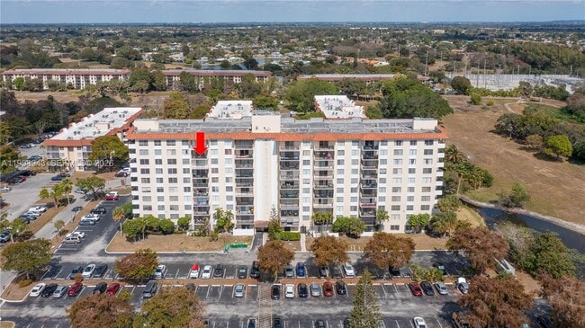 Building Photo - 4164 Inverrary Dr