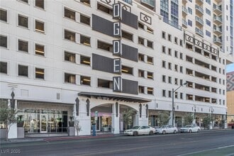 Building Photo - 150 S Las Vegas Blvd