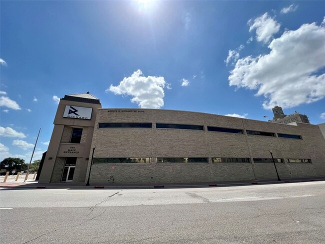 Building Photo - 430 Shamrock Ave