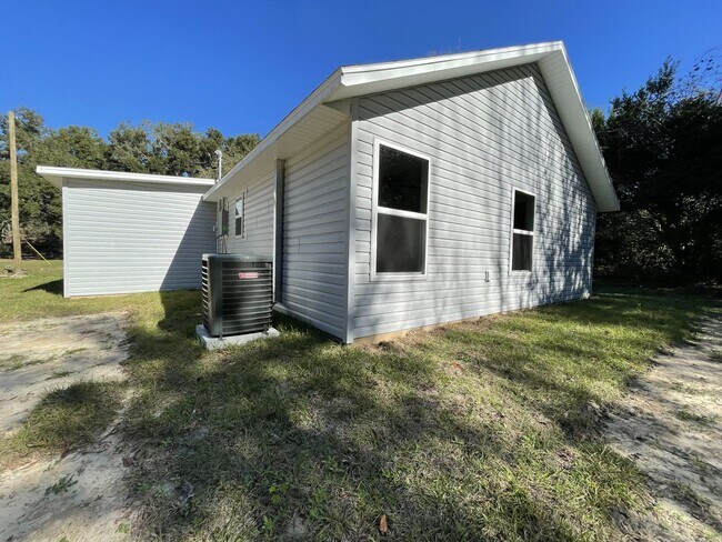 Building Photo - Charming 3 Bedroom, 2 Bathroom Home for Rent in Summerfield, FL