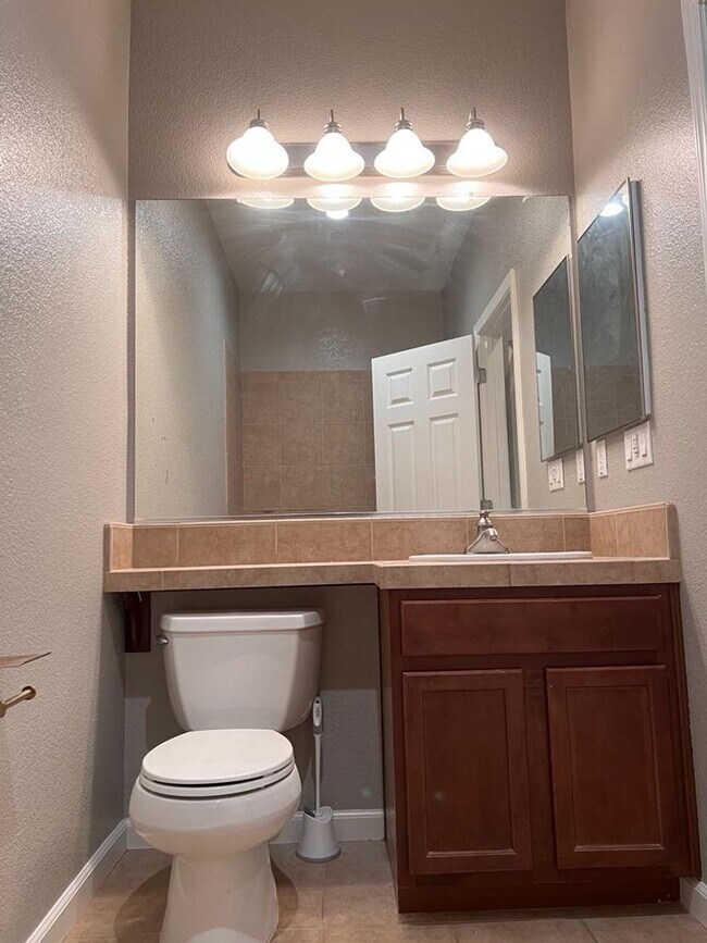 Building Photo - 427 Anchor Ln