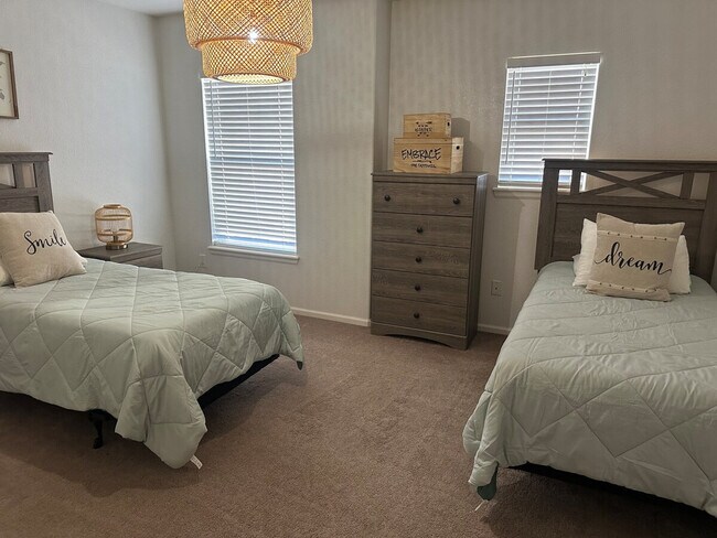 Building Photo - 11987 Bolton Dr