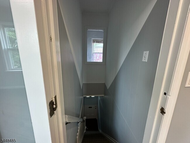 Building Photo - 746 Bloomfield Ave