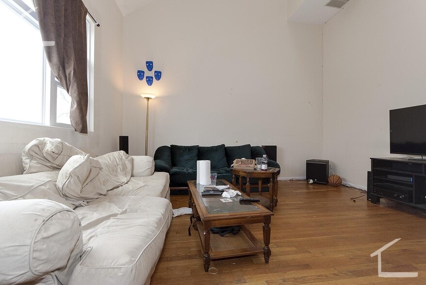 Building Photo - 139 Glenville Ave