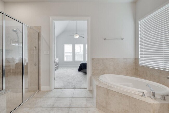 Building Photo - 18012 Leccion Dr