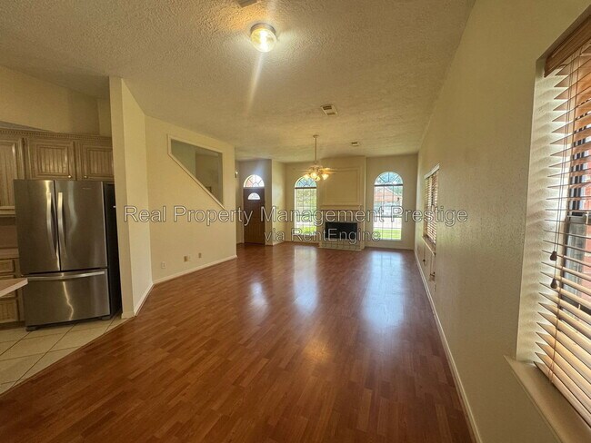 Building Photo - 4422 Egret Dr