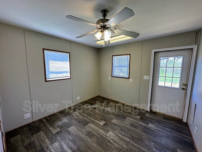 Building Photo - 260 Lark Meadow Dr