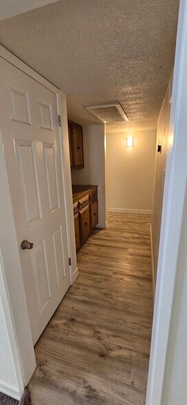 Building Photo - 6013 Poso Ct