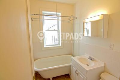 Building Photo - 2 bedroom in Somerville MA 02143