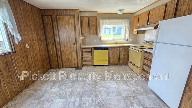 Building Photo - 2397 Alaska Ave E