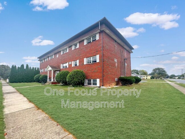 Building Photo - 802 Chestnut St