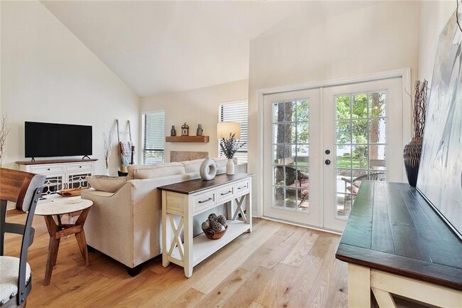 Building Photo - 203 Plimsol Ct