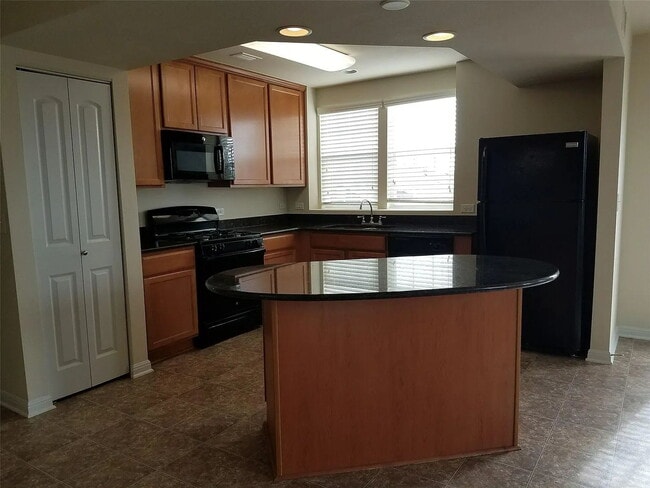 Building Photo - 334 Trestle Tree