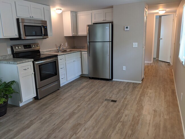 Kitchen - 114 Victory Ln