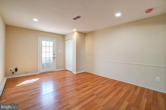 Building Photo - 504 S Harrison Rd