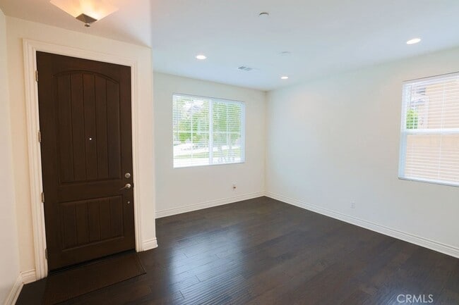 Building Photo - 3294 Ledgewood Cir