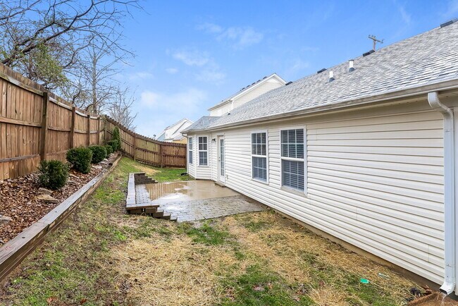 Building Photo - 1005 Tom Hailey Blvd