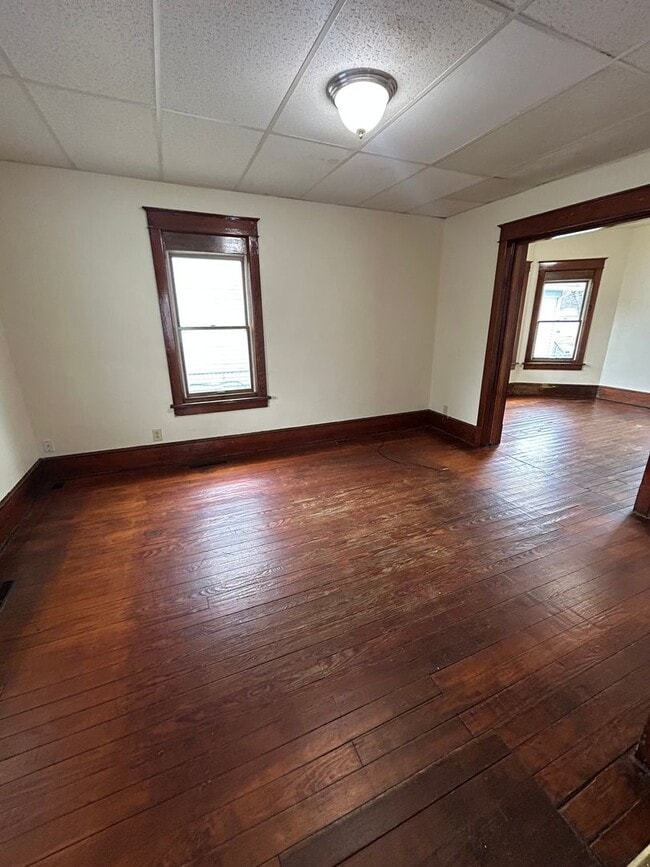 Building Photo - Great 4 bedroom house in East Stroudsburg Borough!