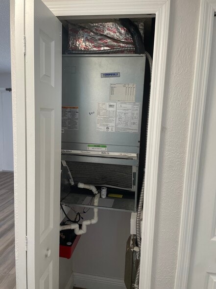 Building Photo - 121 Marcelle Ave