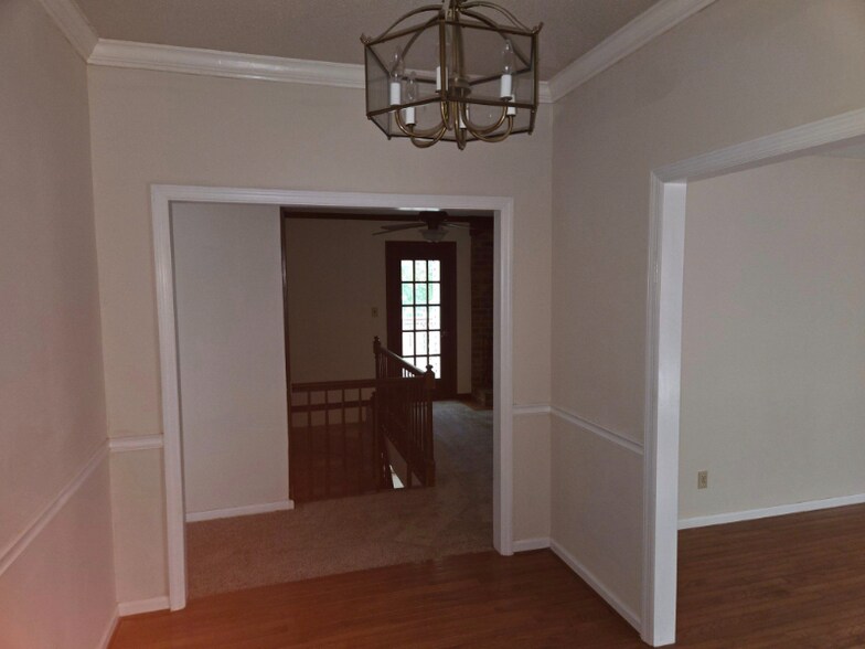 Building Photo - 2035 Rock Bluff Rd
