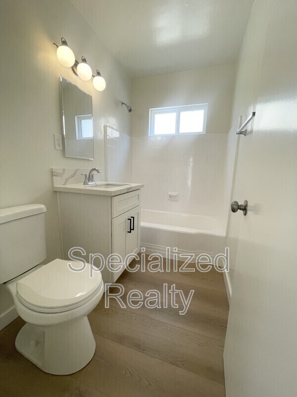 Building Photo - 500 Hill Dr