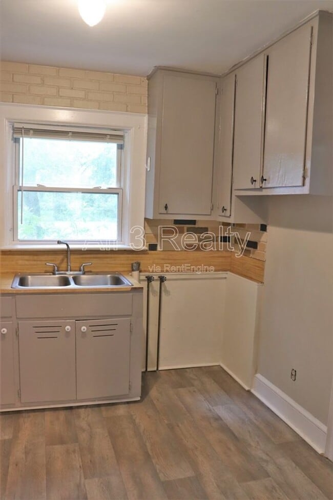 Building Photo - 19 Calhoun Rd