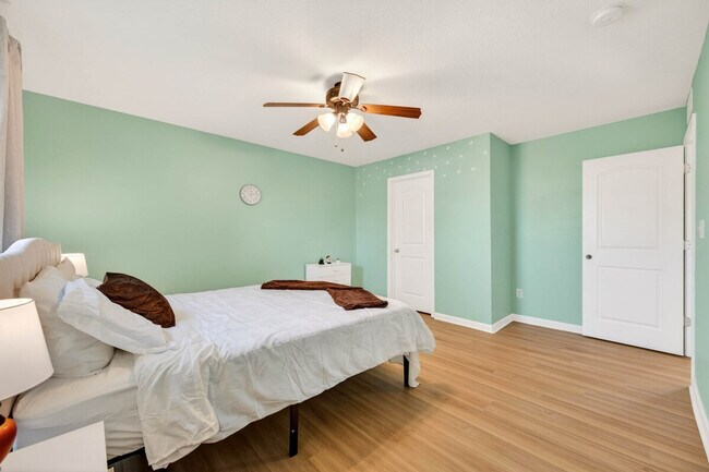 Building Photo - 1961 Creek Bank Dr