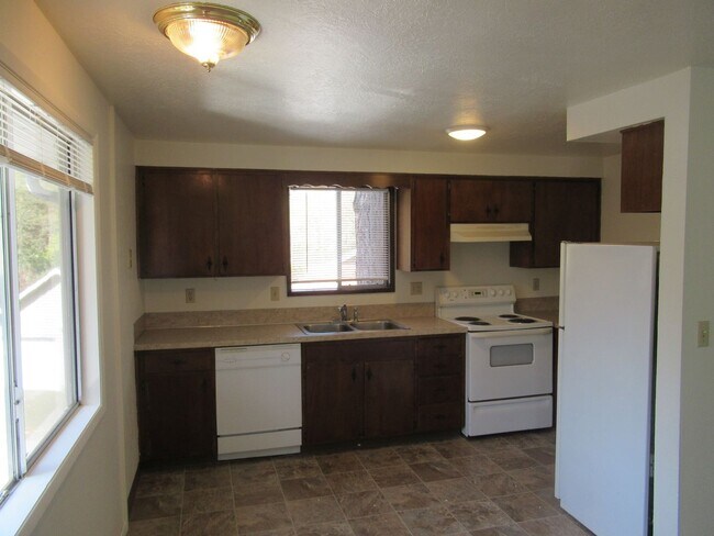 Building Photo - One Bedroom Apartment by Bush Park