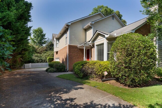 Building Photo - 1158 Alexandria Ct NE