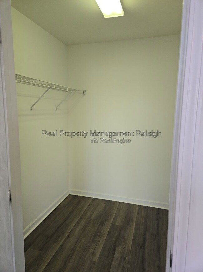 Building Photo - 8631 Neuse Club Ln