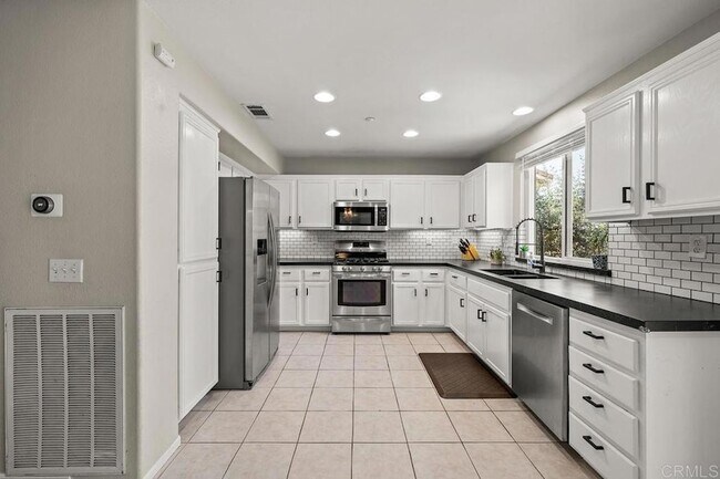 Building Photo - 1063 Via Vera Cruz