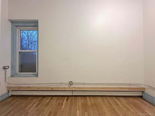 Building Photo - 56 Dubois St