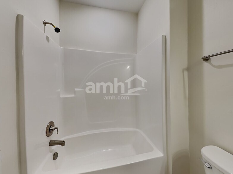 Building Photo - 5216 Lake Maxwell Dr