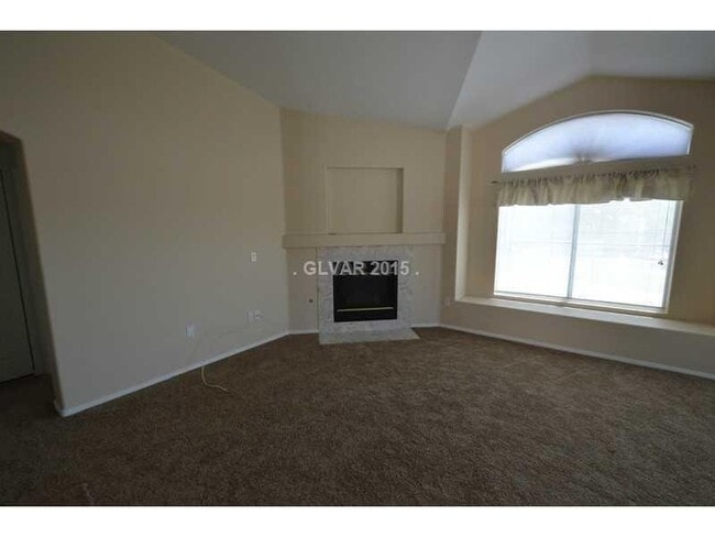 Building Photo - 2 Bed/ 2 Bath upstairs Condo in Guard Gated Painted Desert