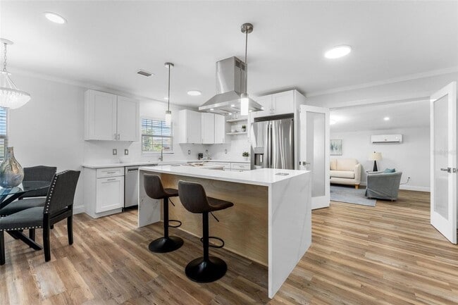 Building Photo - 8703 Driftwood Dr