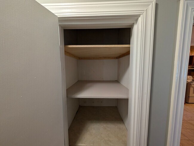 Building Photo - 3 Bedroom, 1.5 Bath Home with HVAC & Fenced Backyard