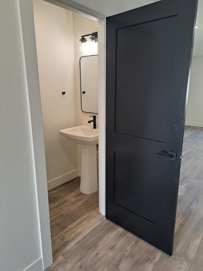 Building Photo - 3 B Raven Rdg Rd