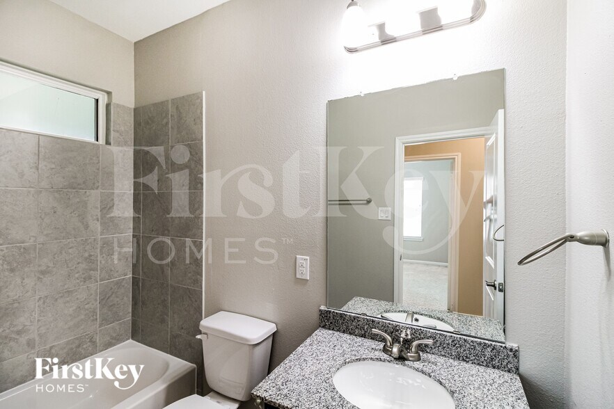 Building Photo - 6434 Upper Leaf Ct