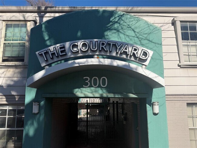 Building Photo - 300 Crockett St