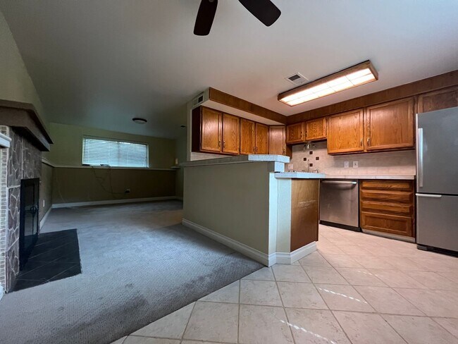 Building Photo - Spacious 3 BD/ 2 BA Home in Arvada, CO- Av...