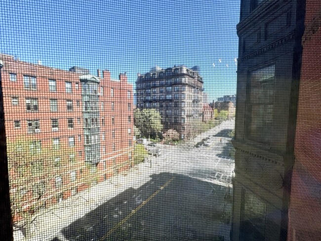 Building Photo - 31 Massachusetts Ave